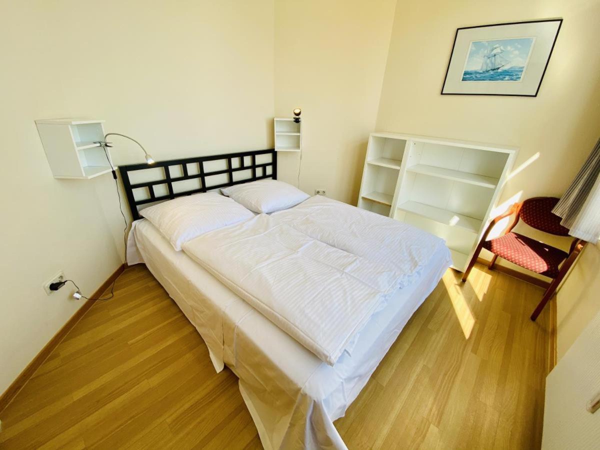 Berringer, Leuchtfeuer, Direkt An Der Promenade Apartment Rostock Exterior photo